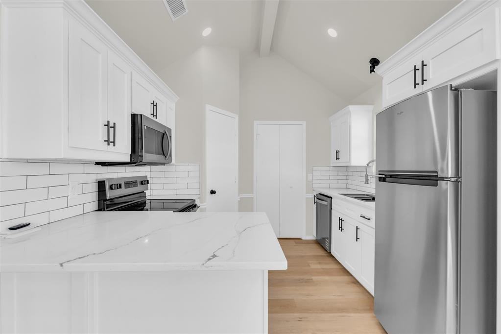 8691 Pebblebrook Dr #8691 - Photo 4 of 36