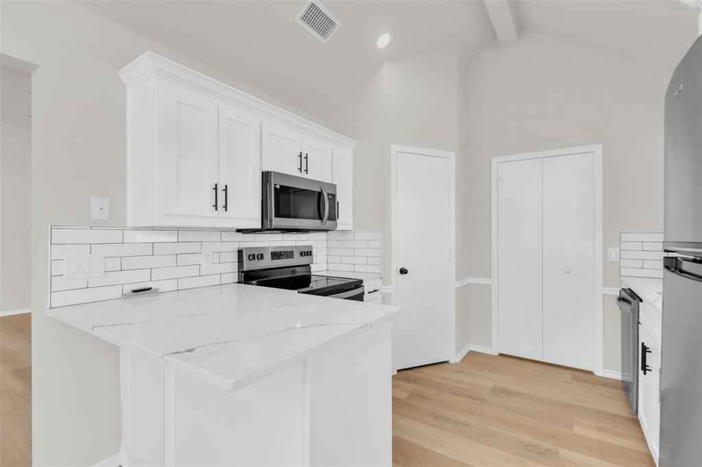 8691 Pebblebrook Dr #8691 - Photo 5 of 36