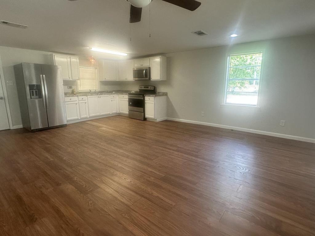 125 Kellum St #125 - Photo 7 of 16