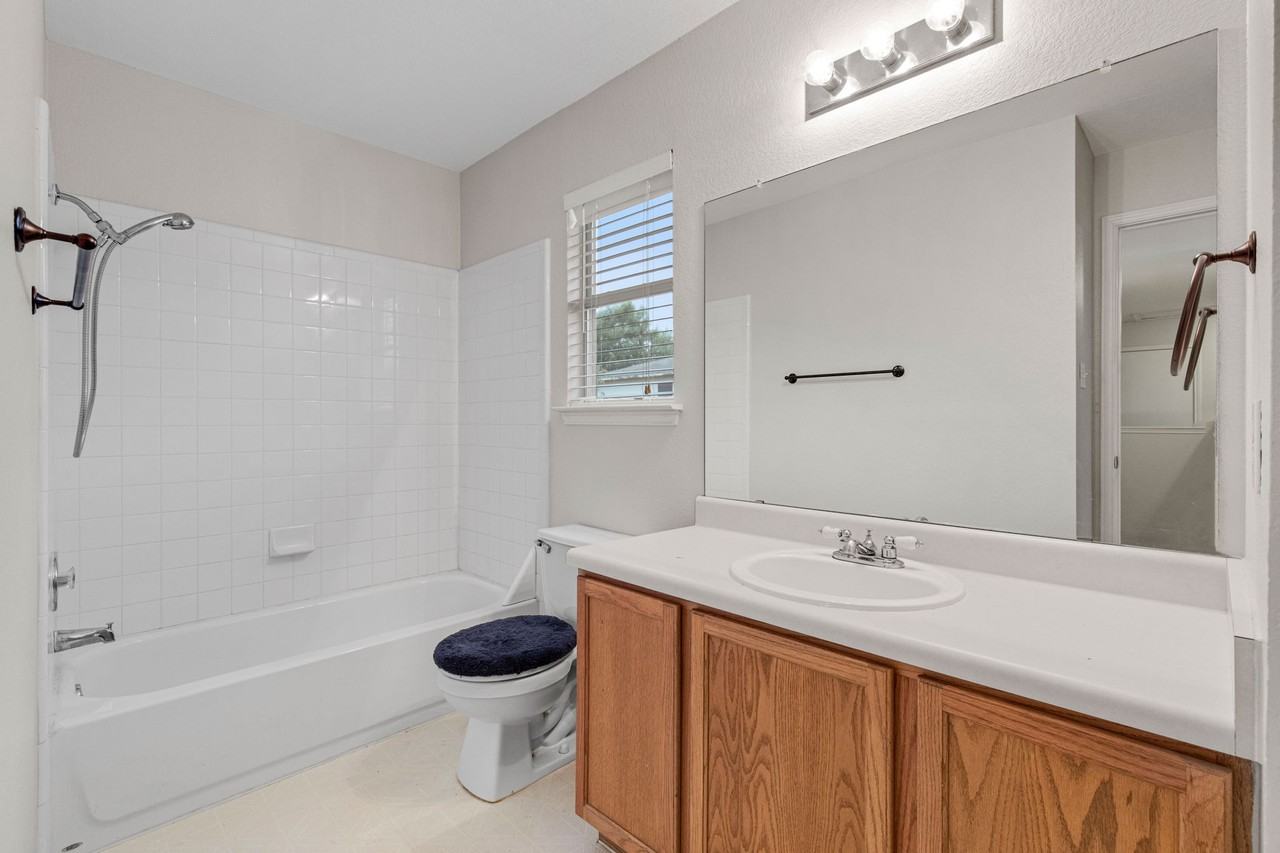 1815 Brentwood Dr #1815 - Photo 6 of 23