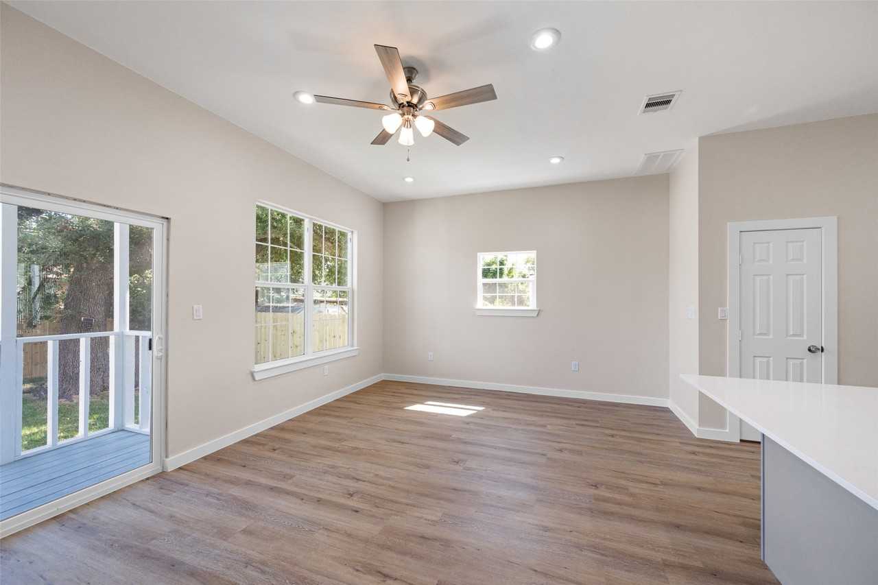 9409 Clinton Dr #9409A - Photo 6 of 28