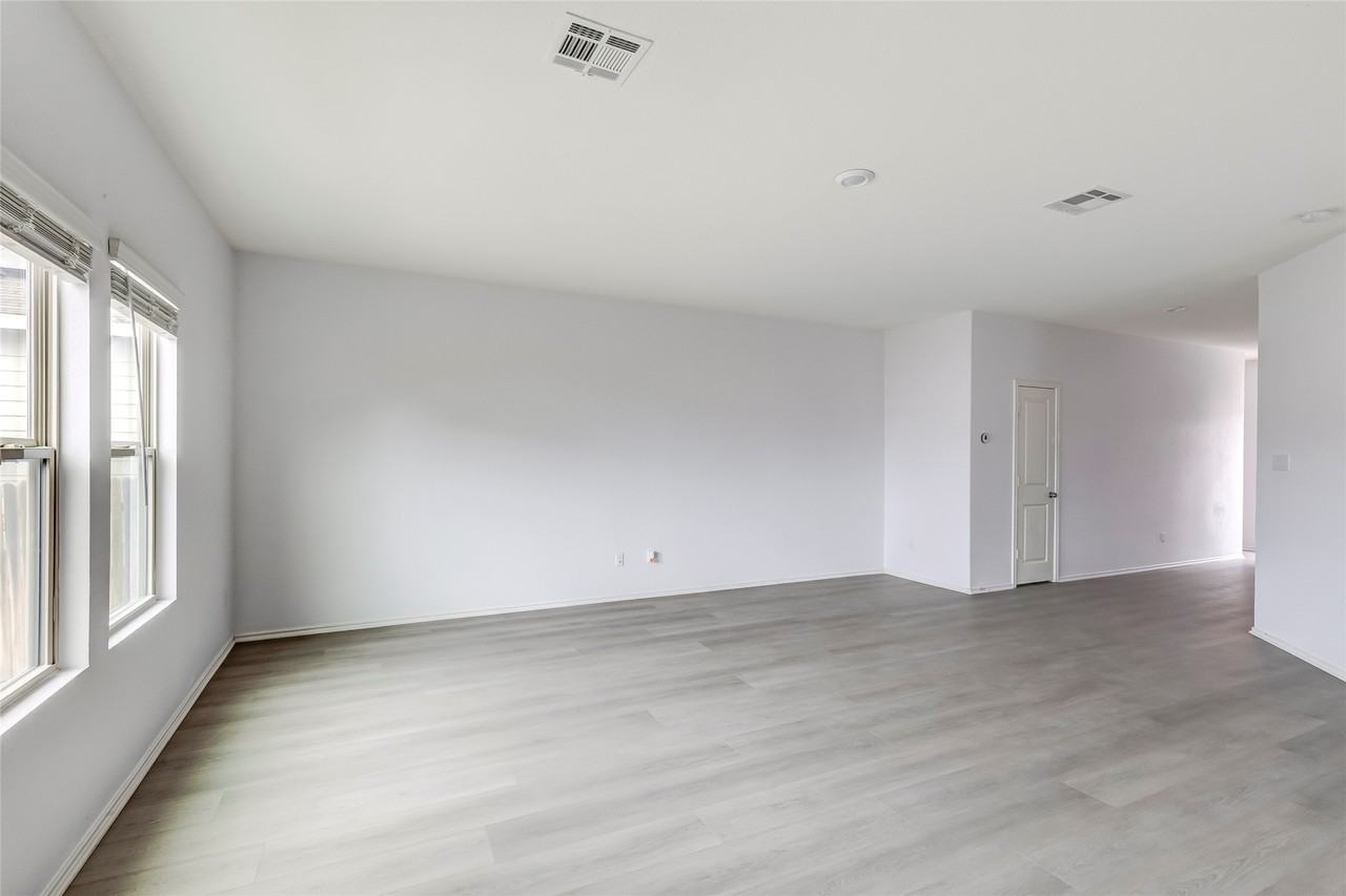 772 Circle Way #772 - Photo 2 of 50