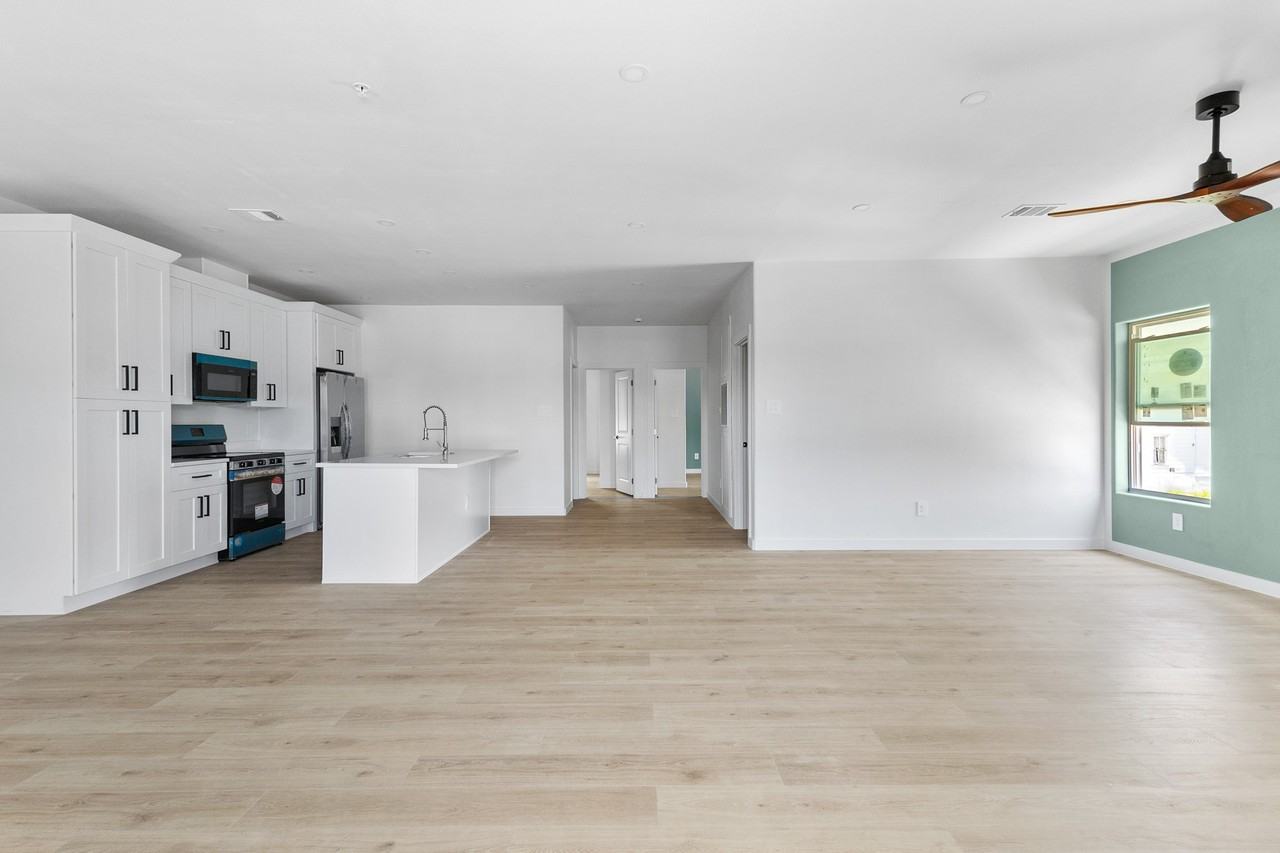 1325 35th St #1325-2 - Photo 2 of 28