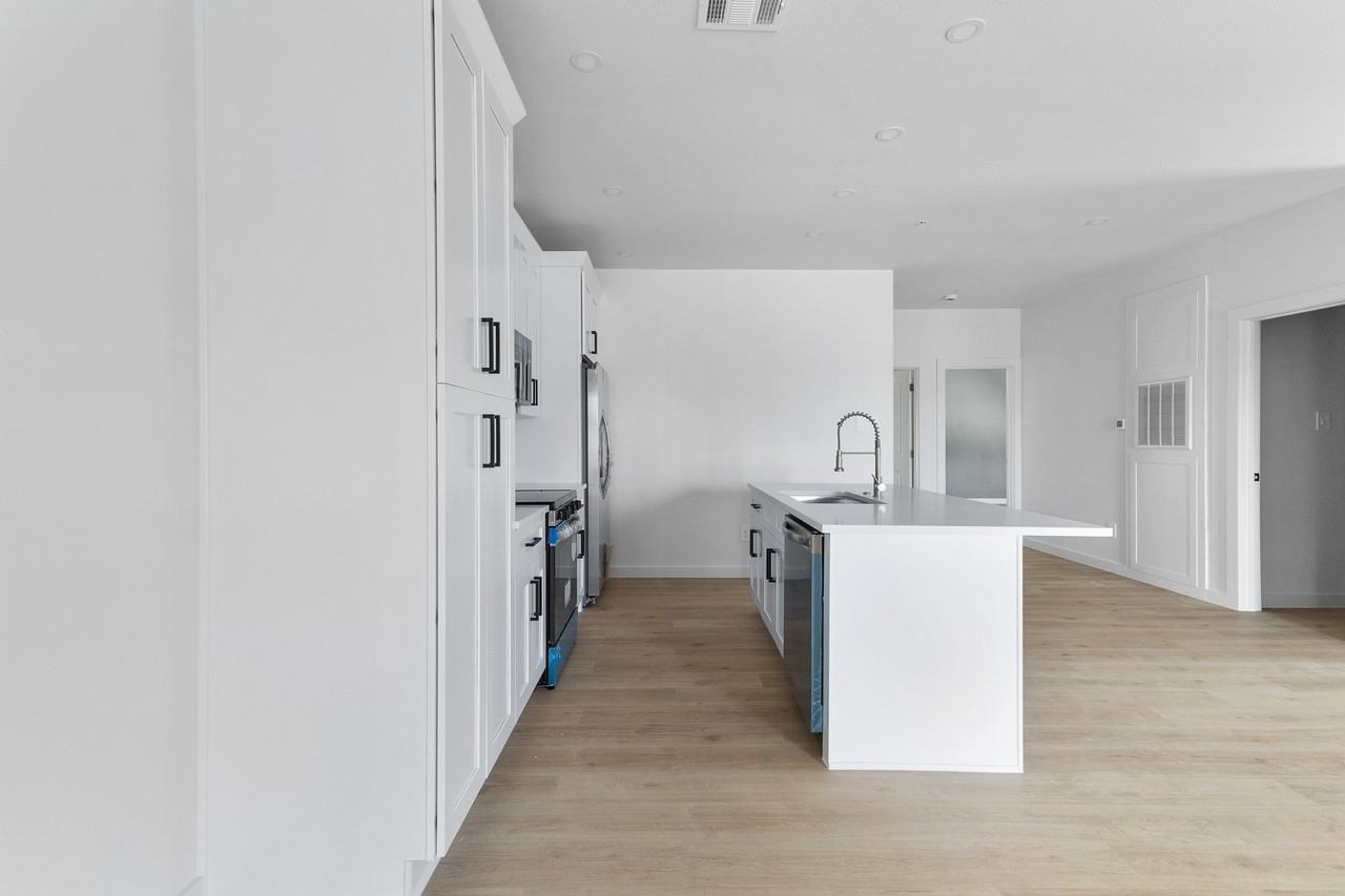 1325 35th St #1325-2 - Photo 3 of 28