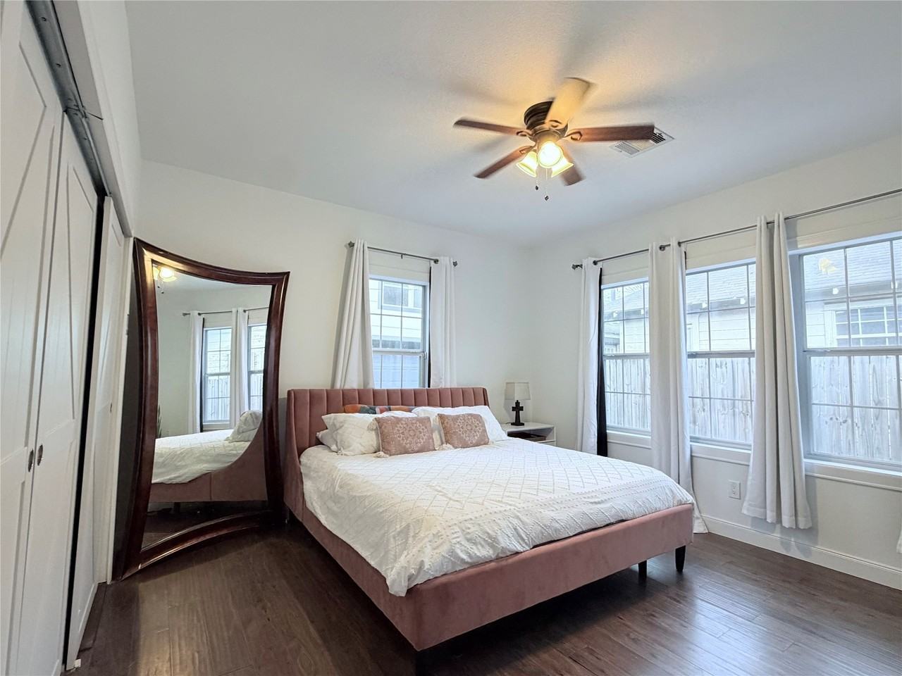 5221 Claremont St #5221 - Photo 6 of 10