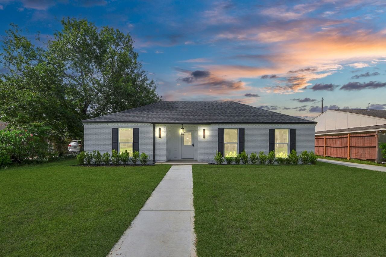 6249 Locke Ln #6249 - Photo 5 of 49