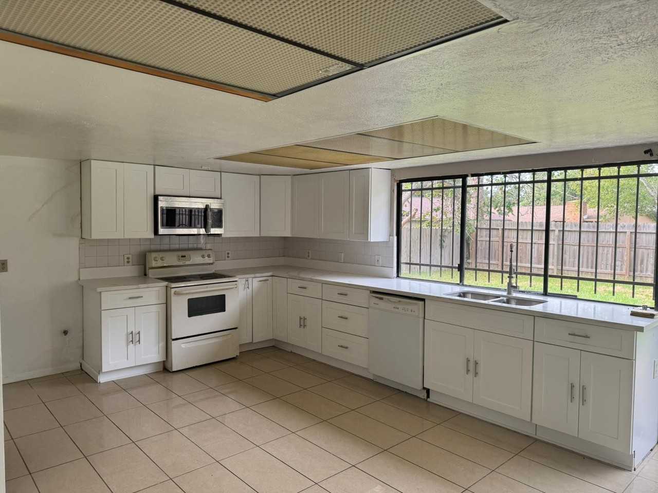 6110 W Ridgecreek Dr #6110 - Photo 6 of 13