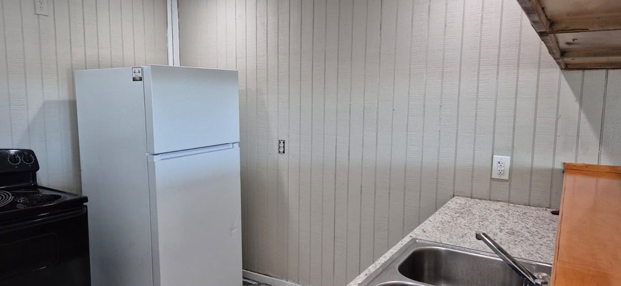 18530 Brumbelow Rd #18530 - Photo 4 of 7