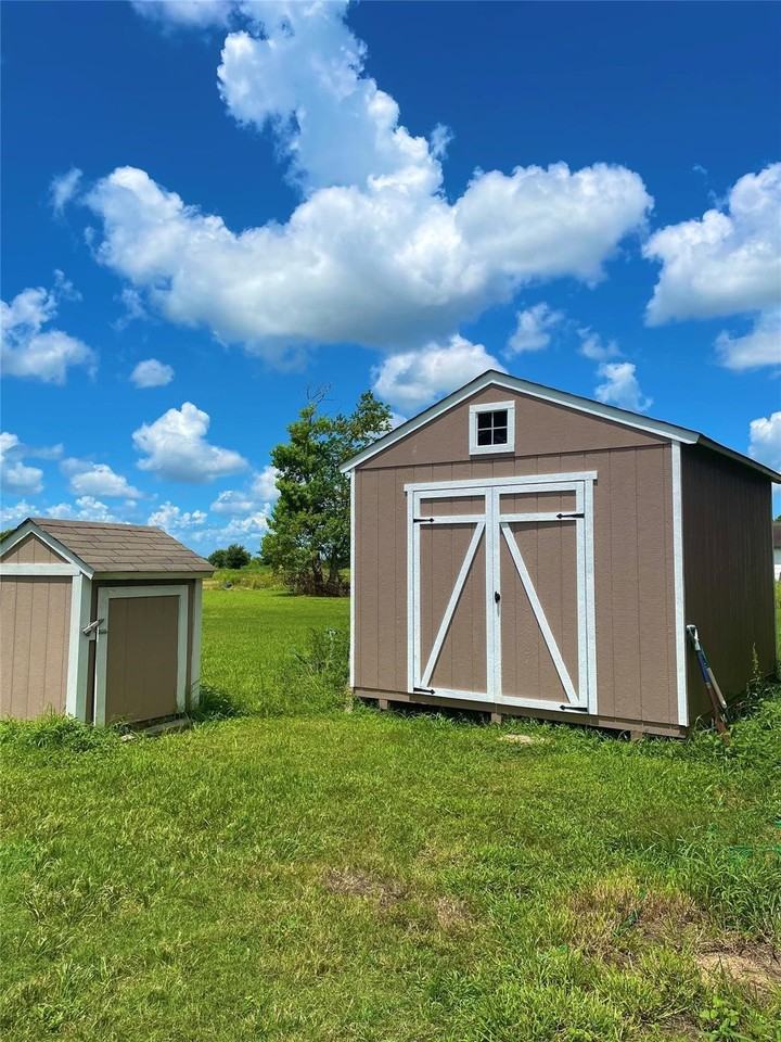 18530 Brumbelow Rd #18530 - Photo 5 of 7