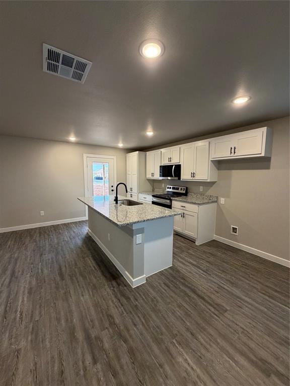 527 Colorado St #527 - Photo 4 of 20