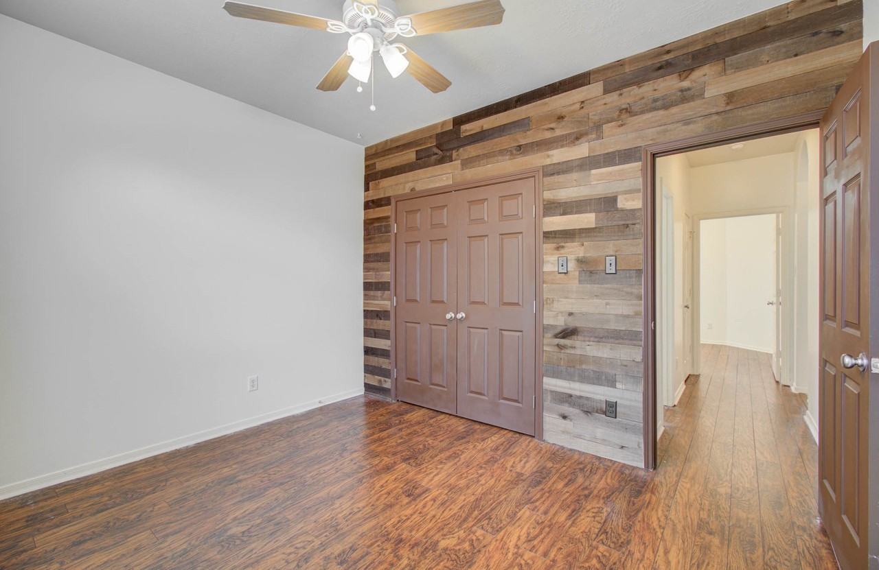 14235 Englewood Park Ln #14235 - Photo 3 of 37