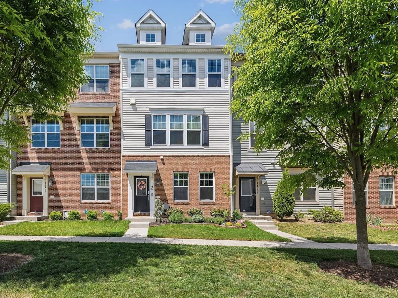 1137 Red Hawk Way #1