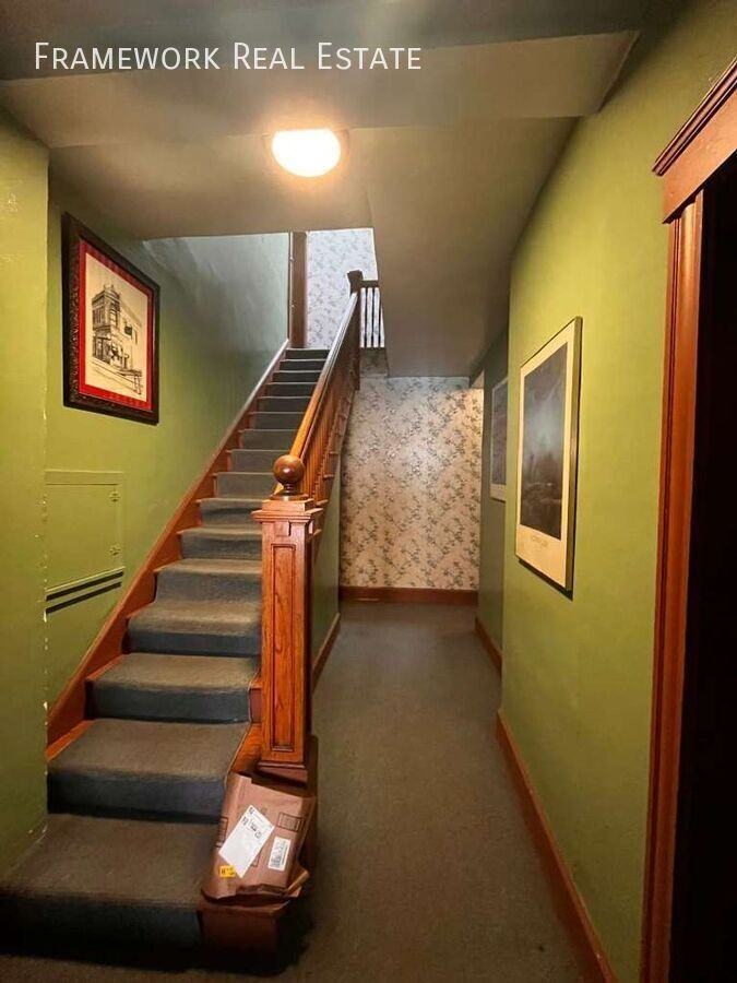 1379 Detroit St #4 - Photo 4 of 19