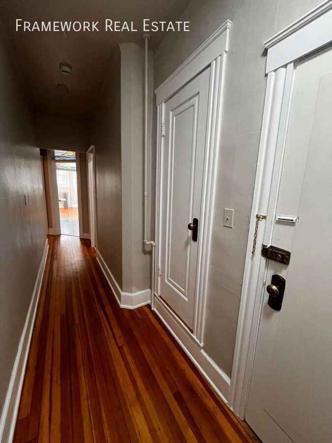 1379 Detroit St #4 - Photo 5 of 19