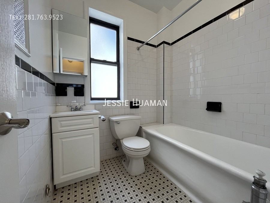 55 W 55th St #7B - Photo 5 of 7