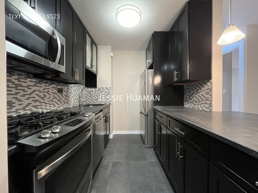 310 Greenwich St #2DD - Photo 2 of 8