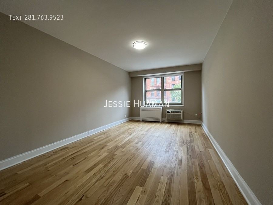 310 Greenwich St #2DD - Photo 6 of 8