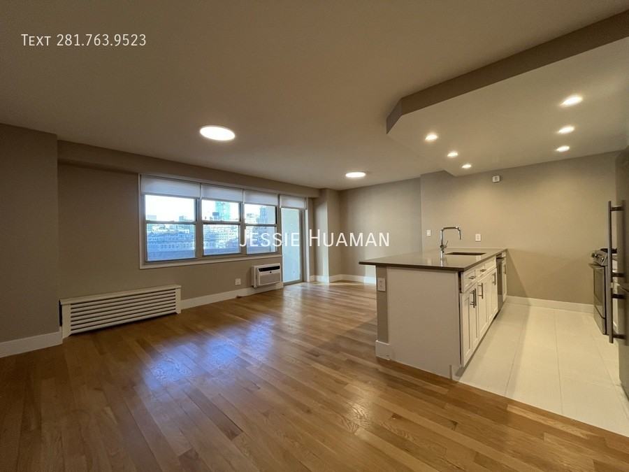 80 N Moore St #13 - Photo 2 of 9