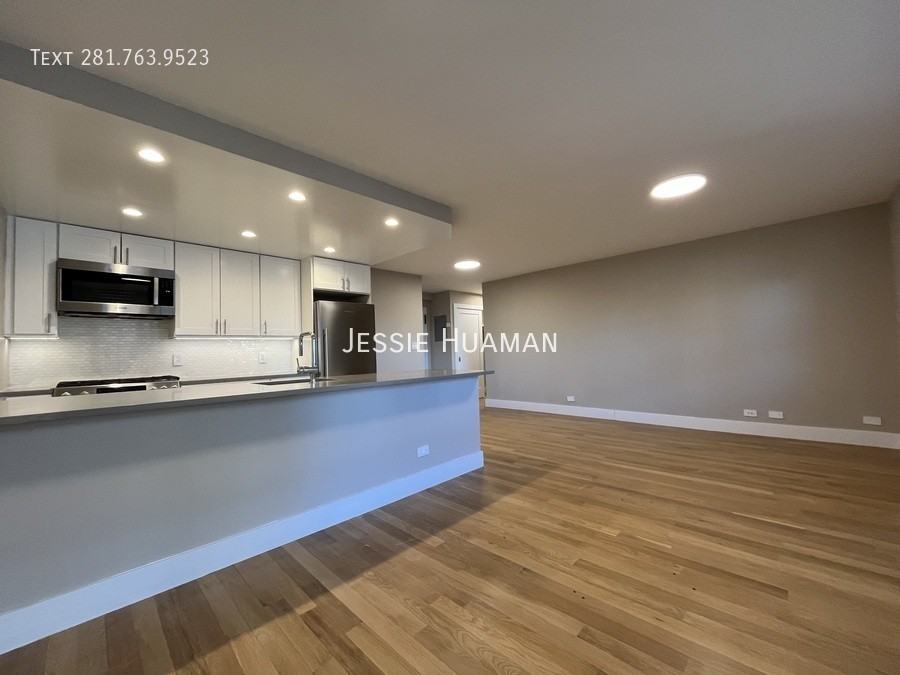 80 N Moore St #13 - Photo 4 of 9