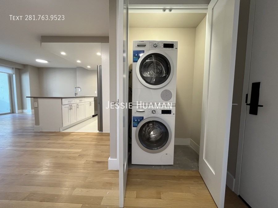 80 N Moore St #13 - Photo 6 of 9