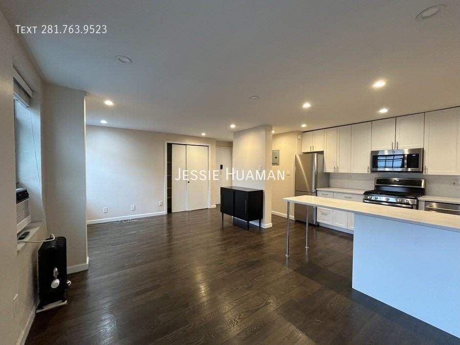 30 Charlton St #4 - Photo 2 of 7