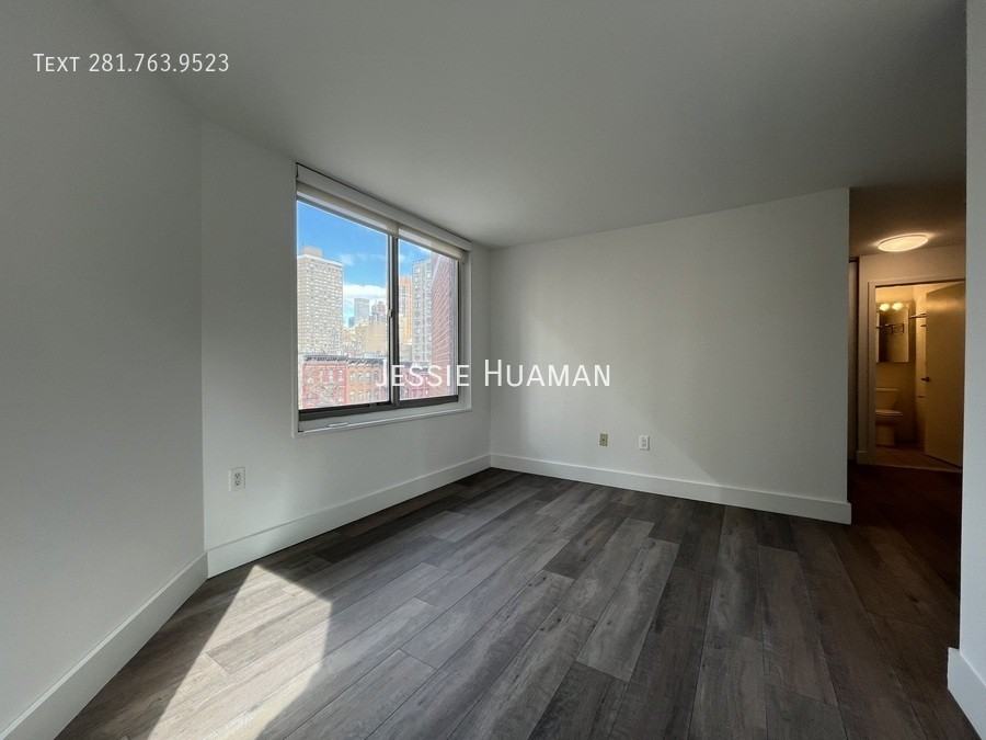 480 2nd Ave #E - Photo 3 of 9