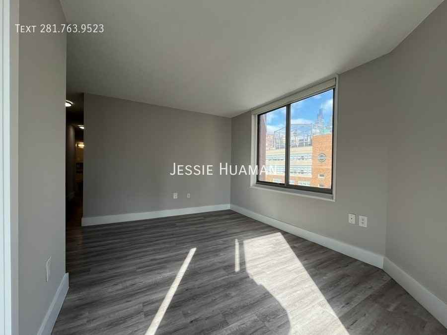 520 2nd Ave #C - Photo 4 of 9