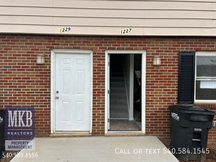 1227 Ruddell Rd - Photo 3 of 18