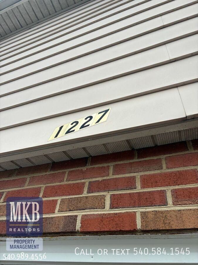 1227 Ruddell Rd - Photo 4 of 18