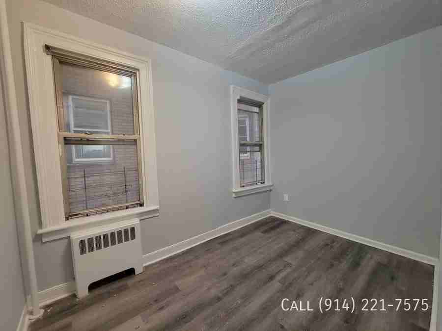 160 Waverly St - Photo 2 of 8