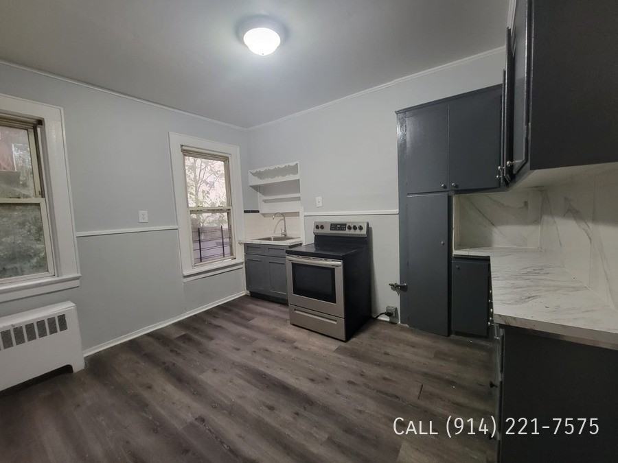 160 Waverly St - Photo 5 of 8