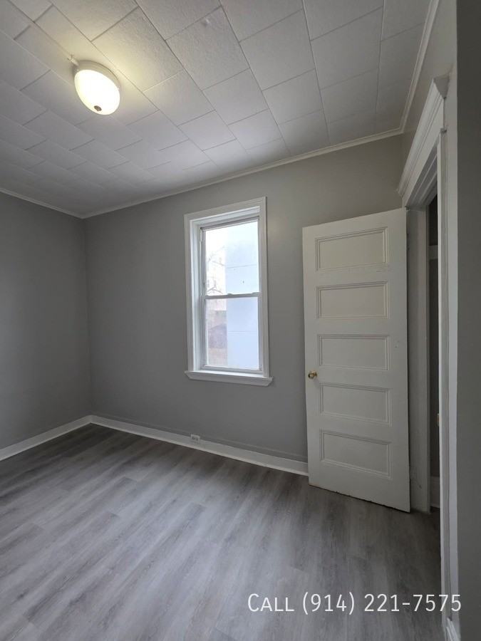 18 Seymour St #2R - Photo 7 of 9