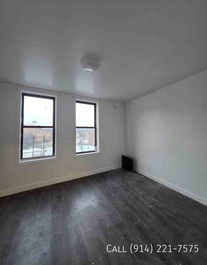 490 S Broadway #5