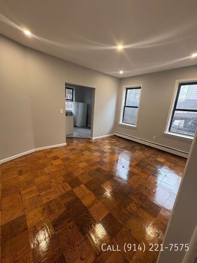 609 Van Cortlandt Park Ave #1 - Photo 4 of 4