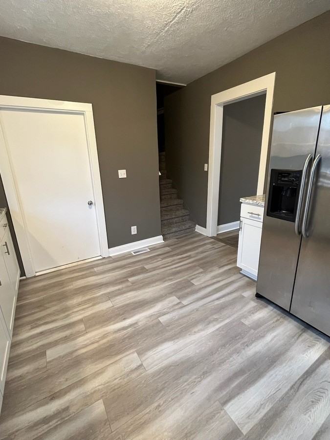 239 Straight Ave Sw - Photo 2 of 13