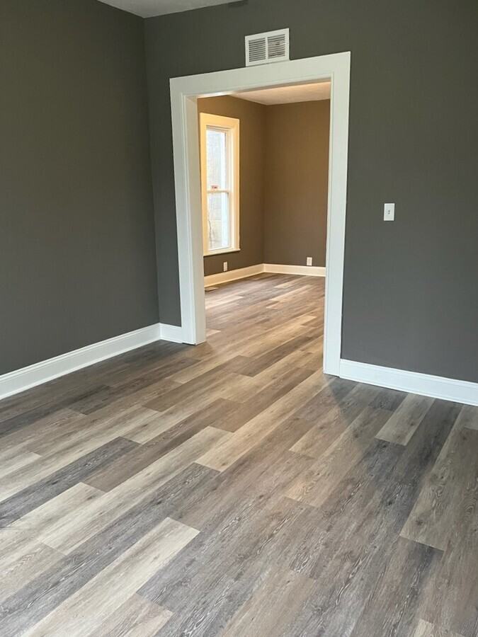 239 Straight Ave Sw - Photo 6 of 13