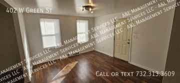 featured image of 402 Green St W