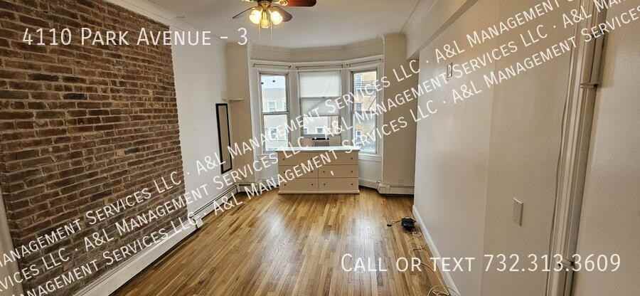 4110 Park Ave #3 - Photo 3 of 23