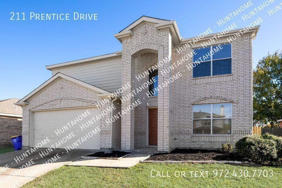 211 Prentice Dr - Photo 2 of 25