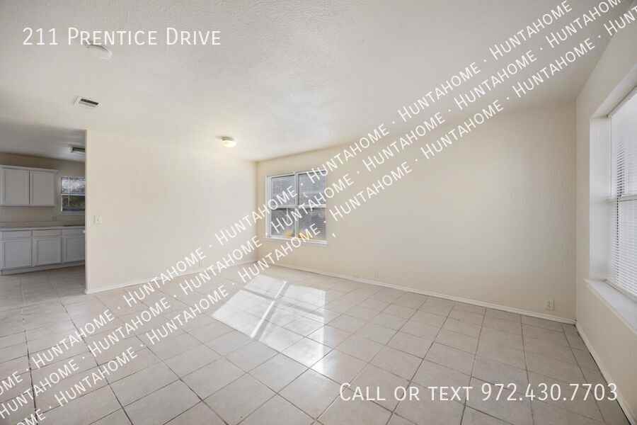 211 Prentice Dr - Photo 3 of 25