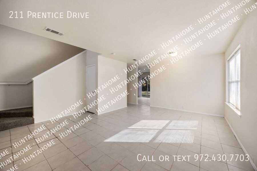 211 Prentice Dr - Photo 4 of 25