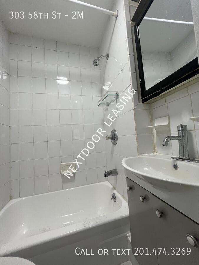 303 58th St #2M - Photo 3 of 5