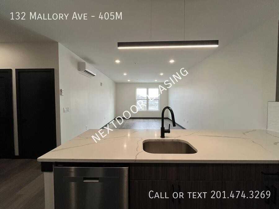 132 Mallory Ave #405M - Photo 4 of 14