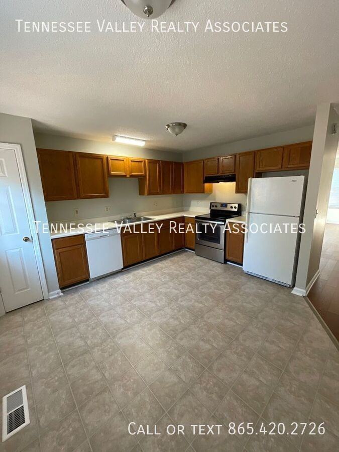 900 Kirk Ave #A - Photo 2 of 11