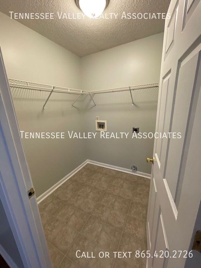 900 Kirk Ave #A - Photo 3 of 11