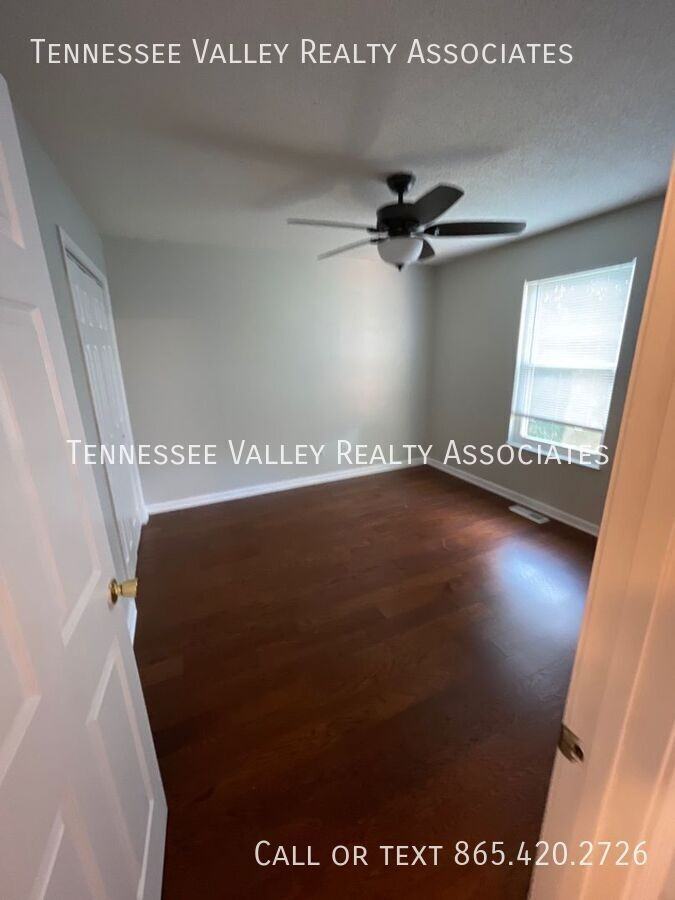 900 Kirk Ave #A - Photo 4 of 11