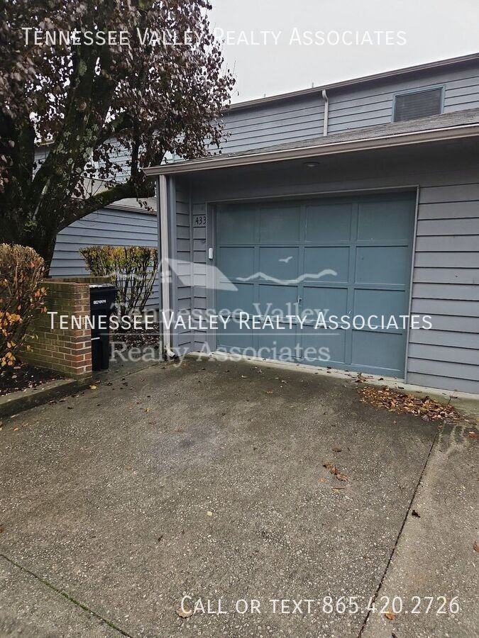 433 Bramblewood Ln - Photo 2 of 20