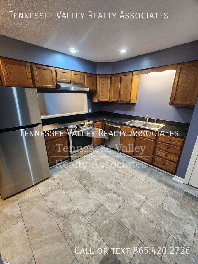 433 Bramblewood Ln - Photo 4 of 20