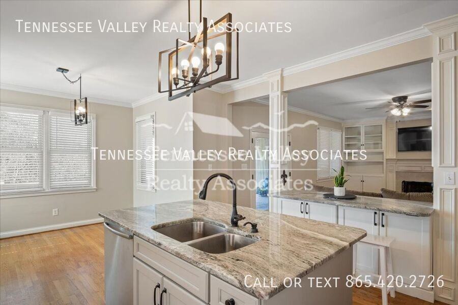 821 Foxfield Ln - Photo 5 of 20