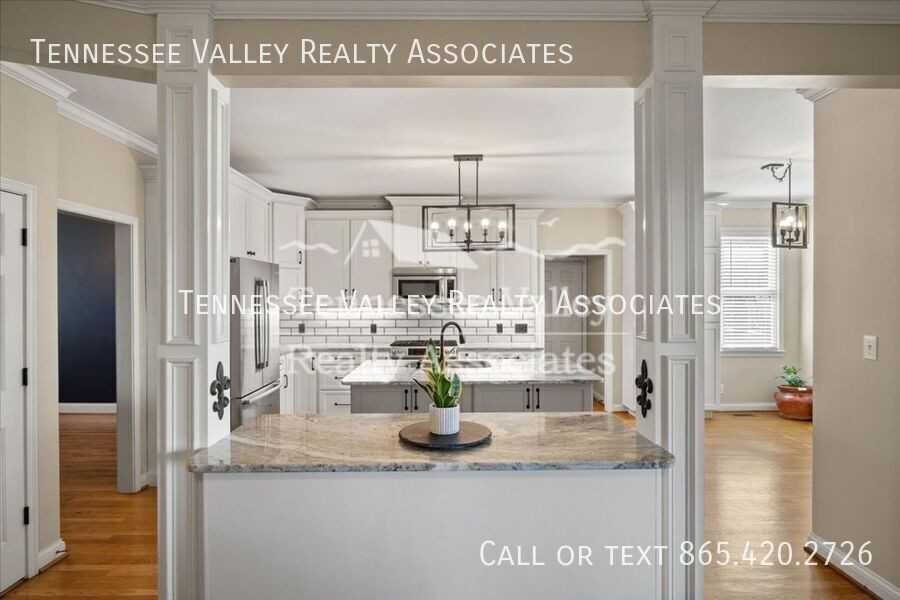 821 Foxfield Ln - Photo 6 of 20